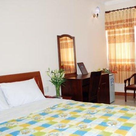 Ha Long Hotel Chau Doc Bagian luar foto