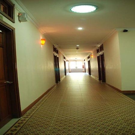 Ha Long Hotel Chau Doc Bagian luar foto