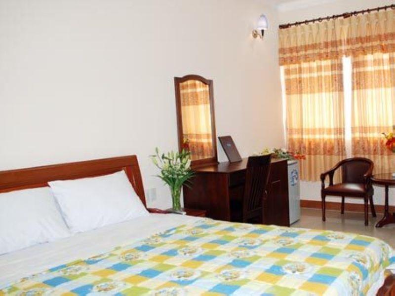 Ha Long Hotel Chau Doc Bagian luar foto